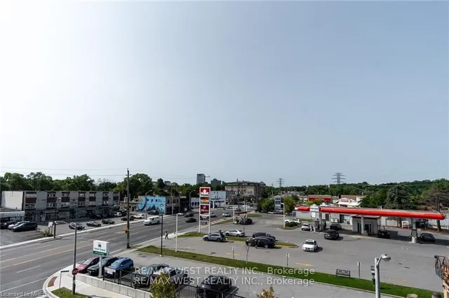 Additional image 39 of 4208 Dundas St Unit 315