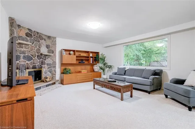 Additional image 17 of 18 Burnt Log Cres