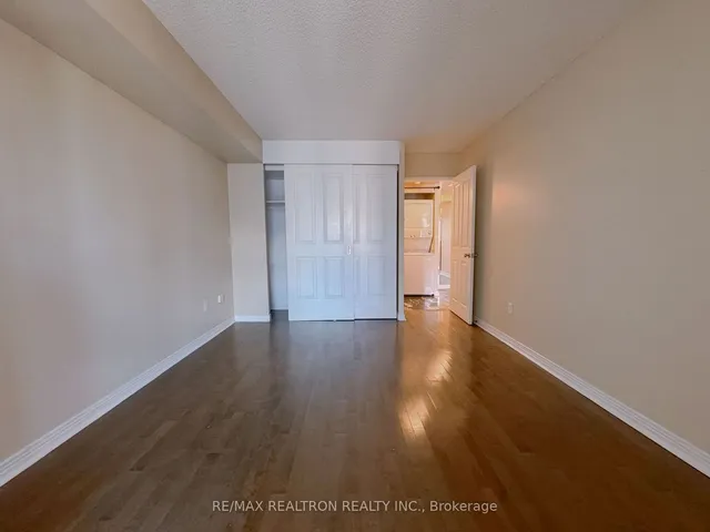 Additional image 7 of 942 Yonge St Unit 909