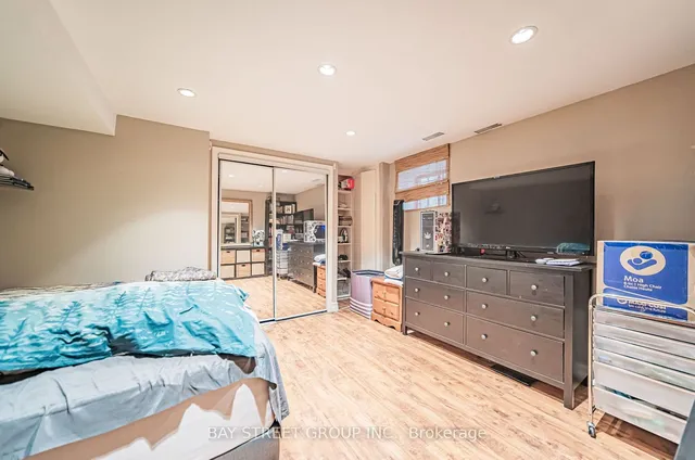 Additional image 22 of 240 Pellatt Ave