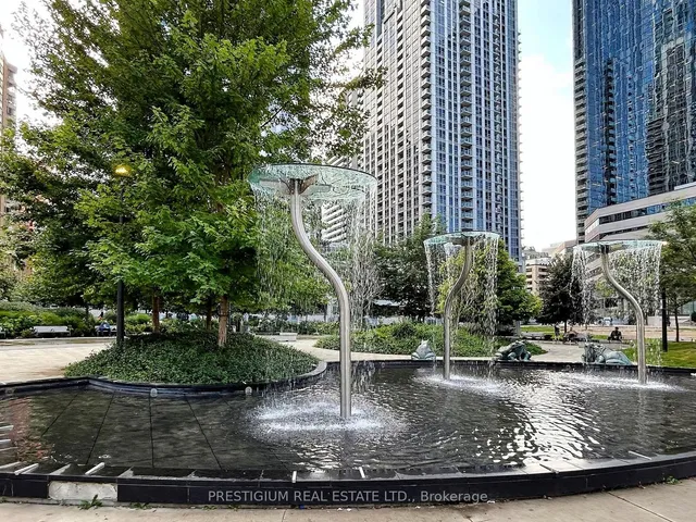 Additional image 34 of 388 Yonge St Unit 6901