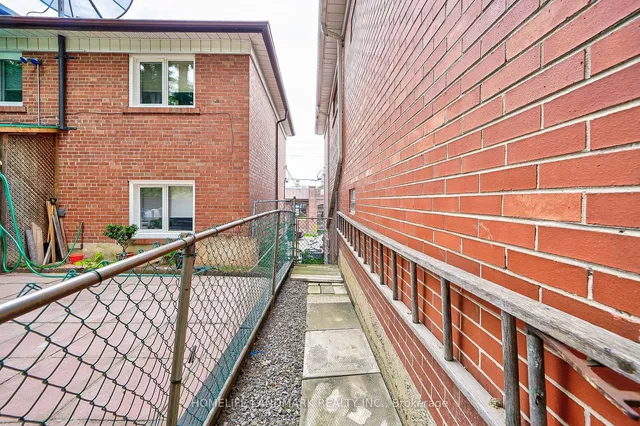 Additional image 39 of 796 Davenport Rd