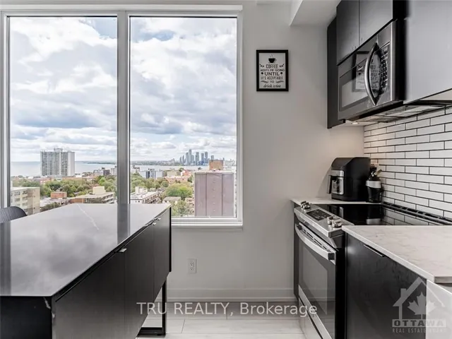 Additional image 12 of 270 DUFFERIN St Unit LPH12