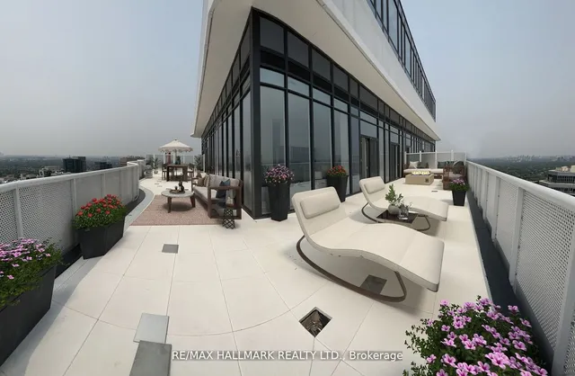 15 Holmes Ave Unit PH3201