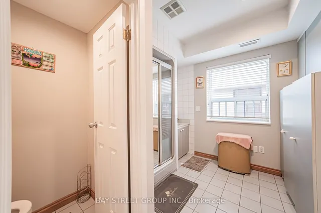 Additional image 12 of 240 Pellatt Ave