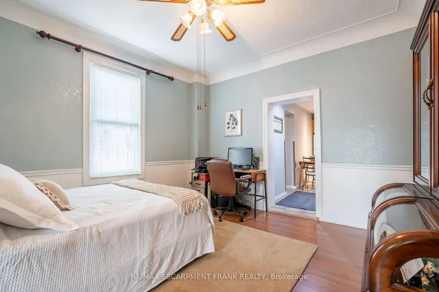 Additional image 11 of 202 CANADA St