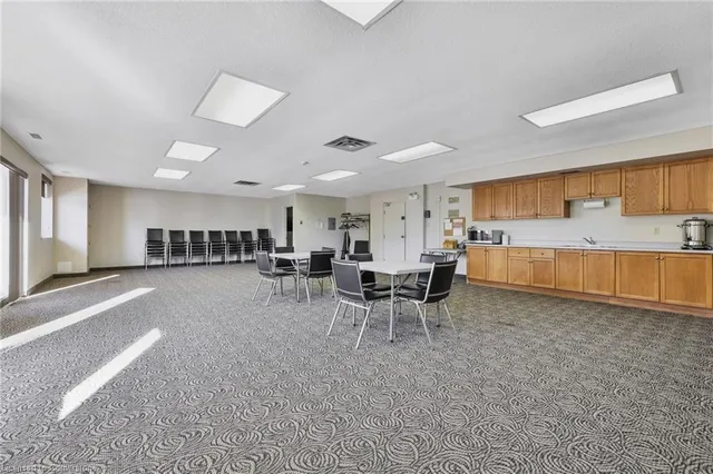 Additional image 35 of 416 Limeridge Rd Unit 109