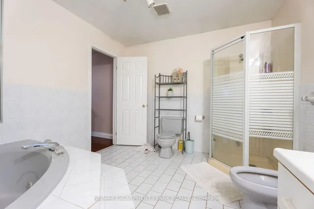 Additional image 17 of 7 GRANDOAKS Dr