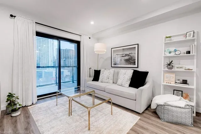 Additional image 14 of 15 Queen St Unit 812