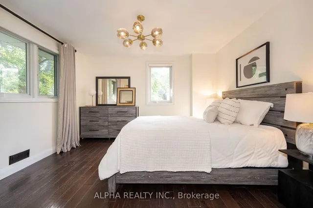 Additional image 28 of 3 Faircroft Blvd