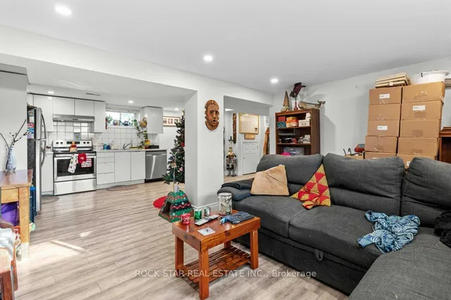 Additional image 31 of 149 Victor Blvd