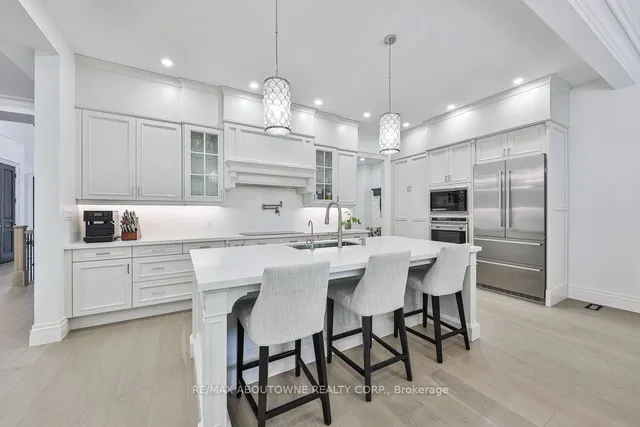 Additional image 7 of 2409 Lakeshore Rd