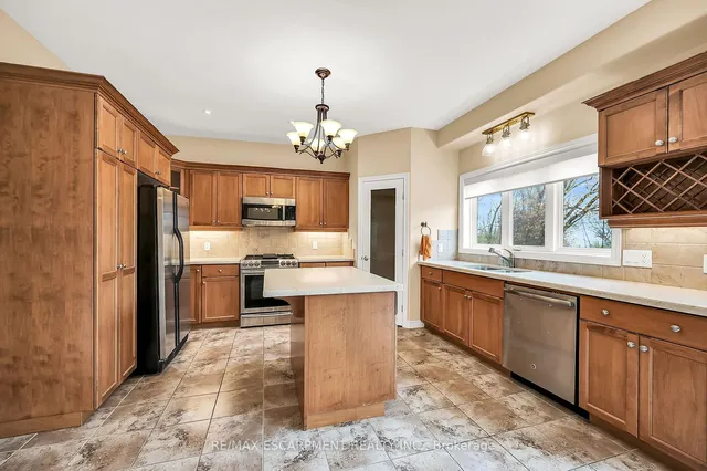 Additional image 10 of 61 Waterford Cres