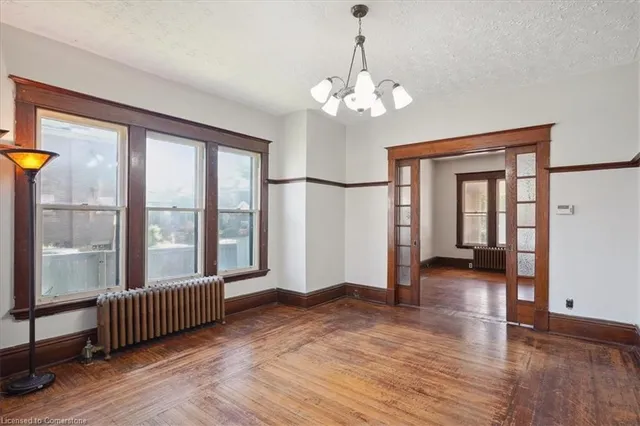 Additional image 15 of 76 Spadina Ave