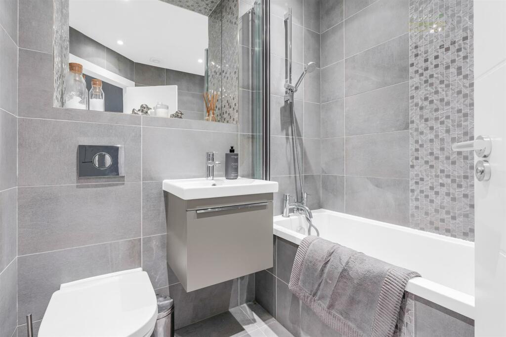 Additional image 10 of Welwyn Hall Gardens, Welwyn