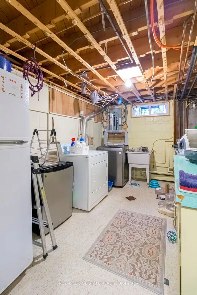 Additional image 33 of 90 Robinhood Dr