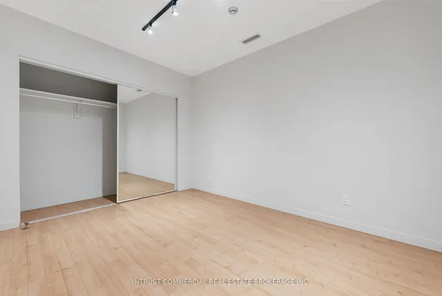 Additional image 30 of 3635 Dundas St