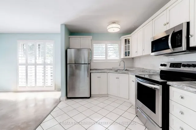 Additional image 9 of 2373 King St Unit 17