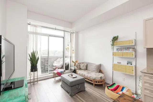 Additional image 10 of 1284 GUELPH Line Unit 417