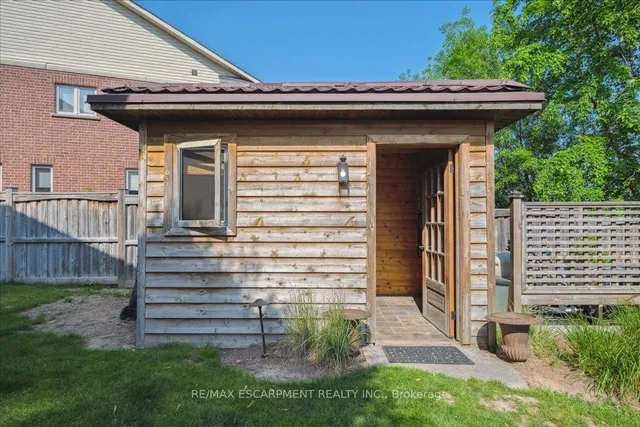 Additional image 37 of 320 Wrigglesworth Cres