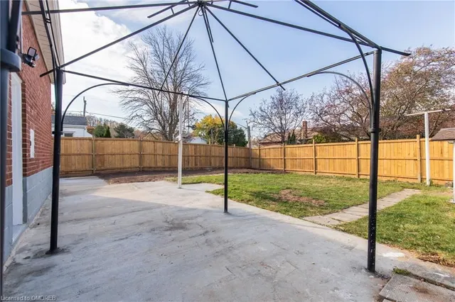 Additional image 48 of 46 Upper Walker Ave