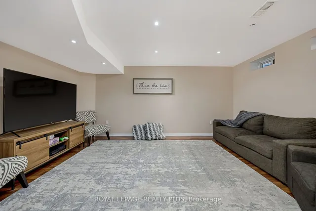 Additional image 32 of 1542 Gainer Cres