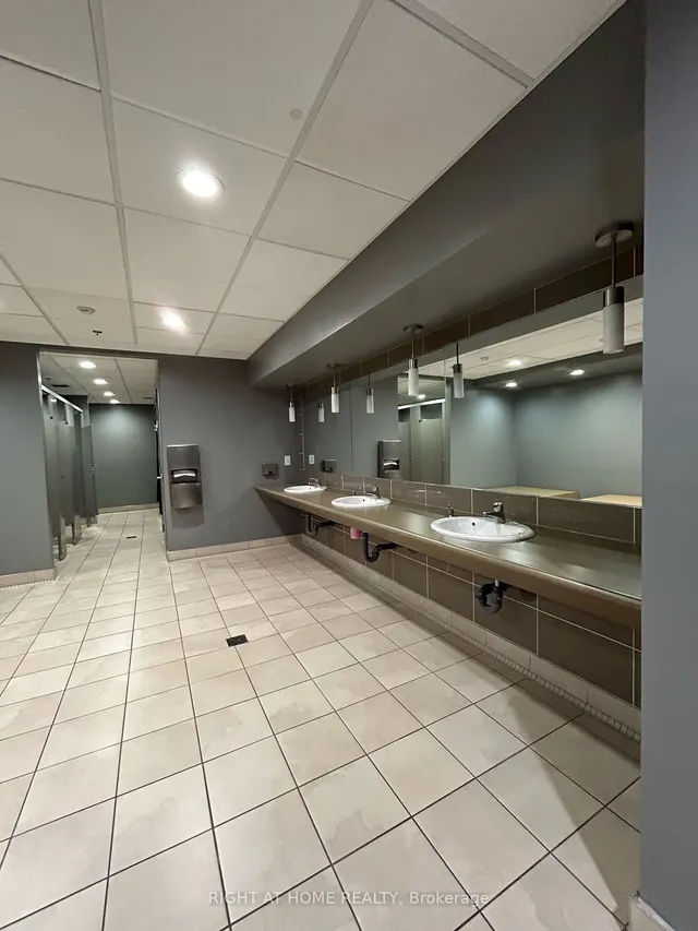 Additional image 21 of 38 Joe Shuster Way Unit 318