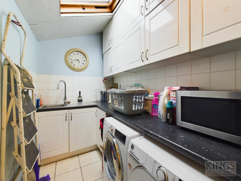 Additional image 14 of Roestock Lane, Colney Heath, AL4