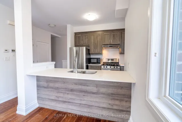 Additional image 17 of 2 Near Lane