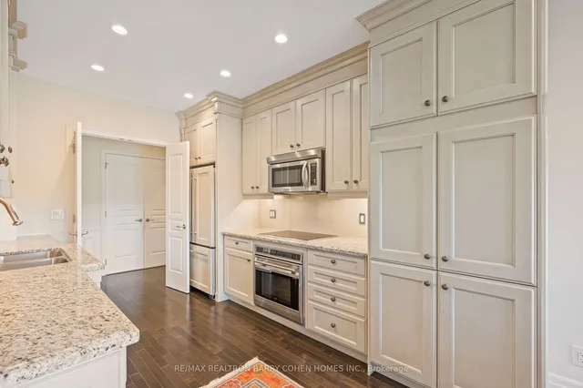 Additional image 19 of 21 Burkebrook Pl Unit 407