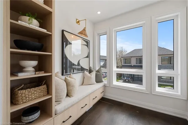 Additional image 21 of 518 Markay Common