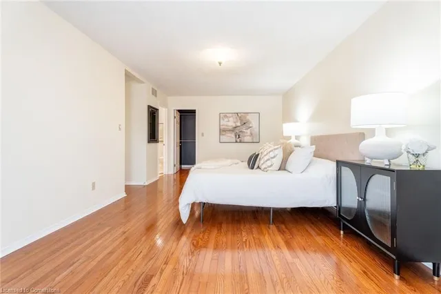 Additional image 23 of 54 Goldcrest Dr