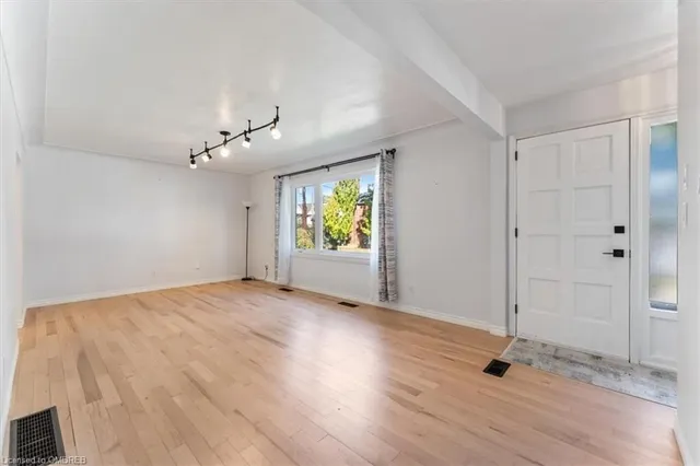 Additional image 3 of 106 Simcoe St