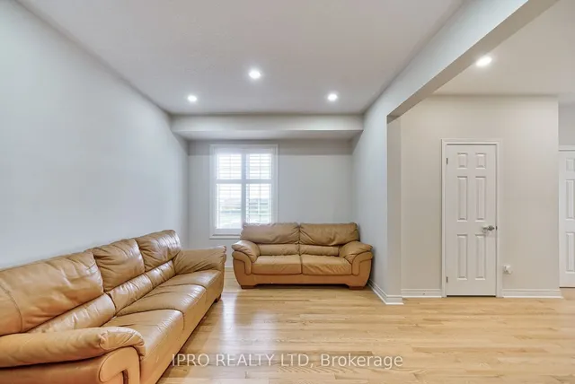 Additional image 9 of 566 BESSBOROUGH Dr