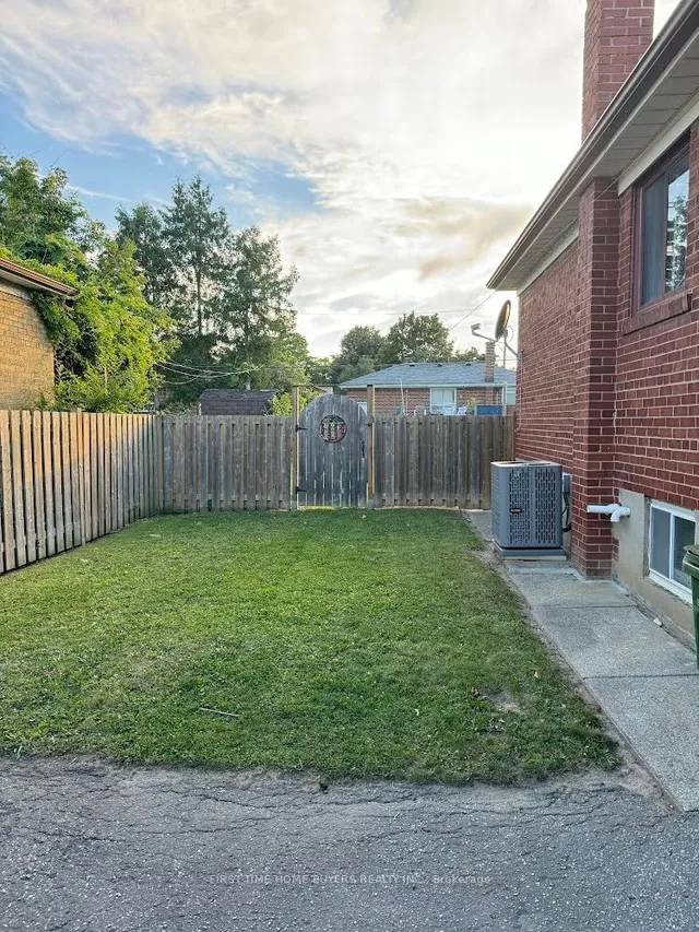 Additional image 3 of 942 Midland Ave