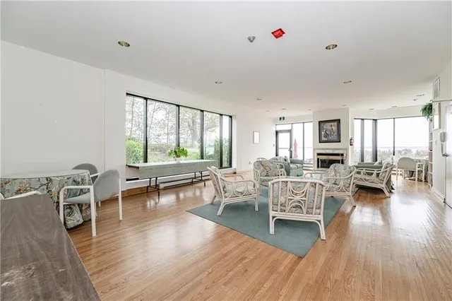 Additional image 9 of 2220 LAKESHORE Rd