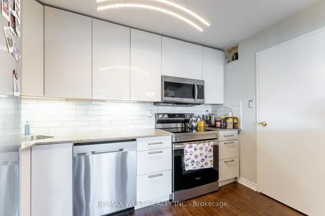 Additional image 17 of 475 The West Mall Unit 1404