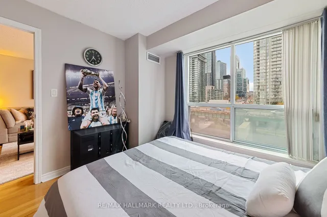 Additional image 12 of 410 Queens Quay Unit 505