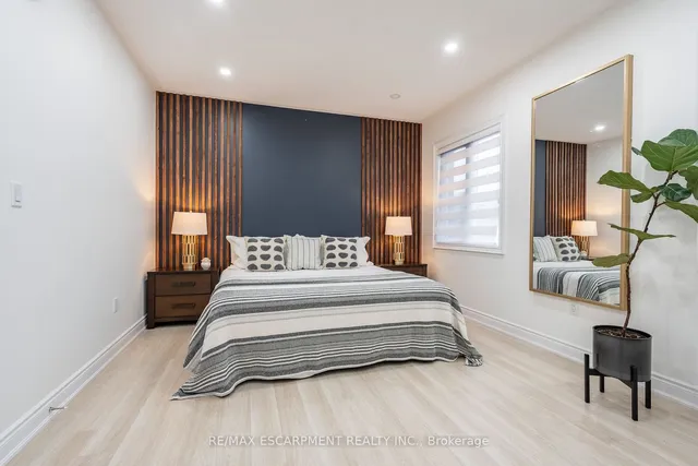 Additional image 21 of 158 Agro St