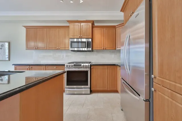 Additional image 14 of 289 PLAINS Rd Unit 24