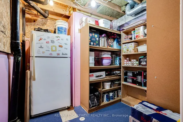 Additional image 34 of 31 Moss Blvd Unit 17