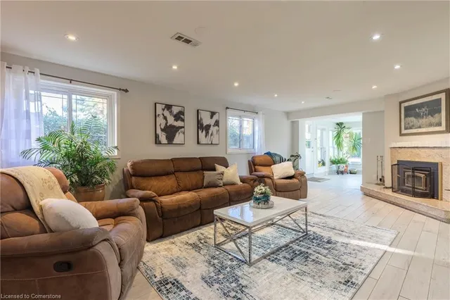 Additional image 30 of 32 Audubon St