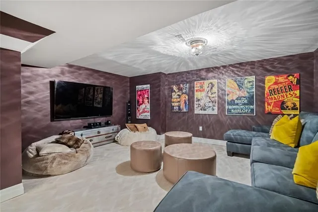 Additional image 29 of 2005 PARKLANE Cres