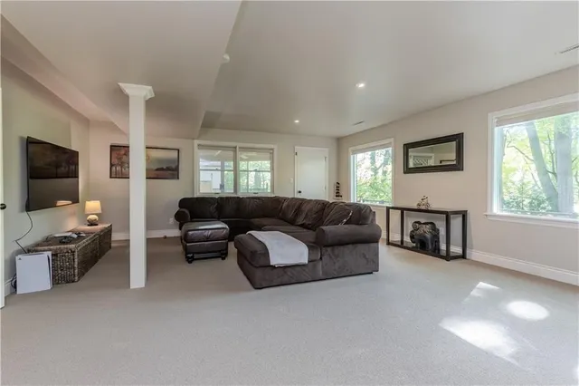 Additional image 27 of 766 SHADELAND Ave