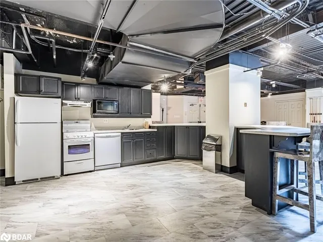 Additional image 16 of 36 James St Unit 303