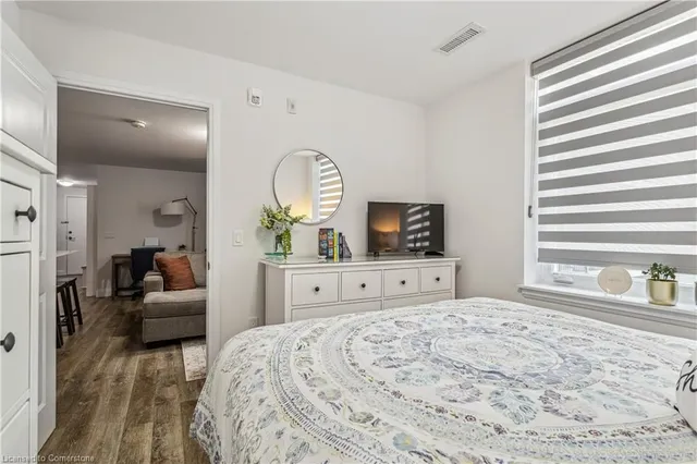 Additional image 28 of 1 Redfern Avenue Ave Unit 220