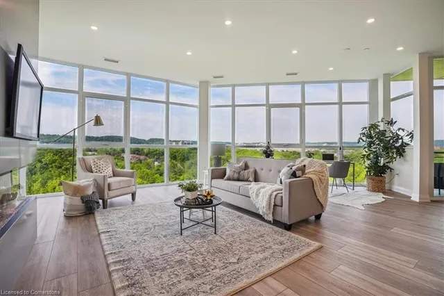 2750 King St Unit 806