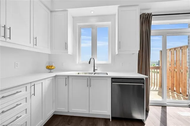 Additional image 2 of 61 Soho St Unit 42