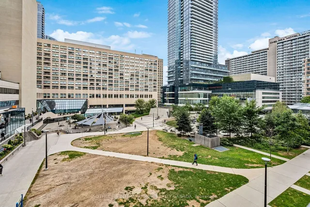 Additional image 31 of 761 Bay St Unit TH01