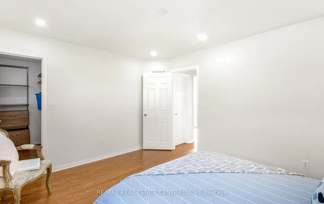 Additional image 24 of 1096 Barclay Circ